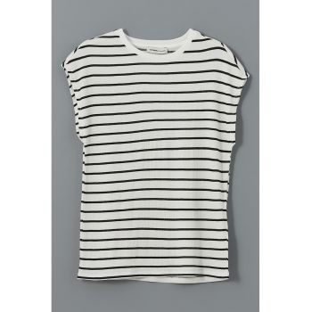 Tricou cu model in dungi