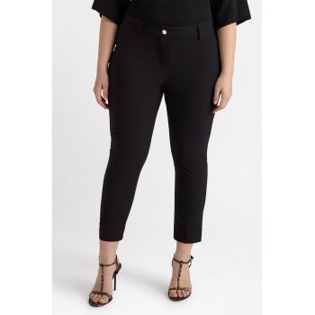 Pantaloni crop cu croiala cambrata