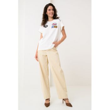 Tricou cu aplicatie brodata