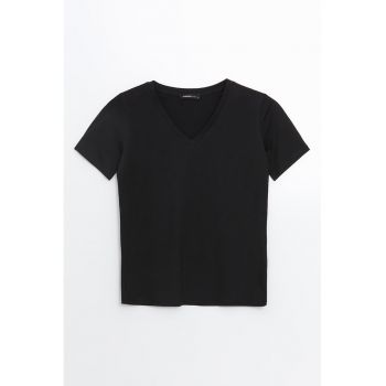 Tricou uni cu decolteu in V