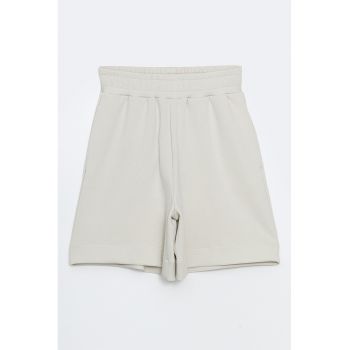 Pantaloni scurti cu model uni si talie elastica