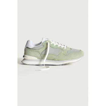 Pantofi sport low-cut din piele intoarsa si material textil