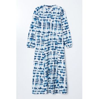 Rochie cu model si decolteu rotund