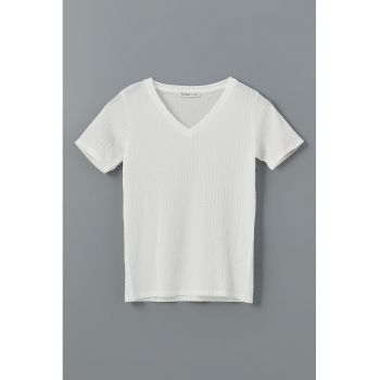 Tricou cu decolteu in V