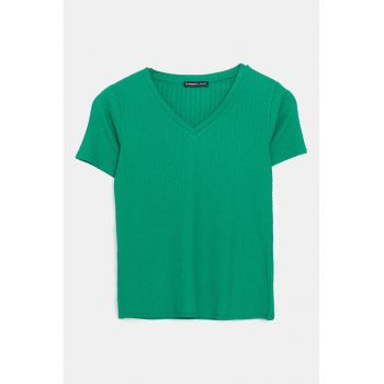 Tricou cu decolteu in V