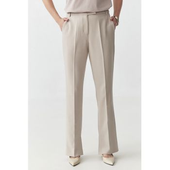 Pantaloni cu croiala dreapta