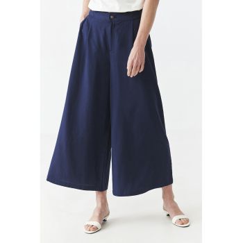 Pantaloni din amestec de lyocell cu croiala ampla