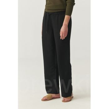 Pantaloni uni cu snur in talie
