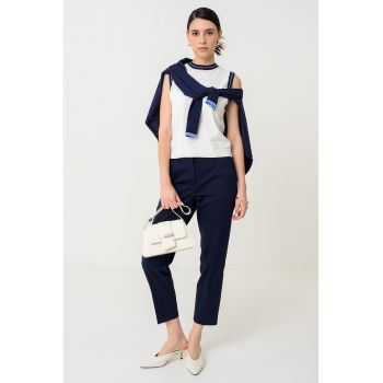Pulover fara maneci - cu decolteu la baza gatului