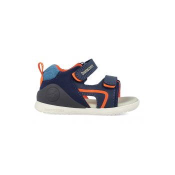 Sandale cu inchidere velcro si garnituri din material textil si piele