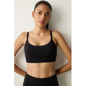 Top crop cu decolteu rotund