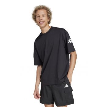 Tricou cu decolteu la baza gatului