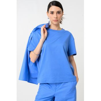 Tricou uni cu decolteu la baza gatului