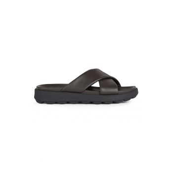 Papuci de piele