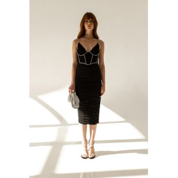 Rochie cambrata cu strasuri