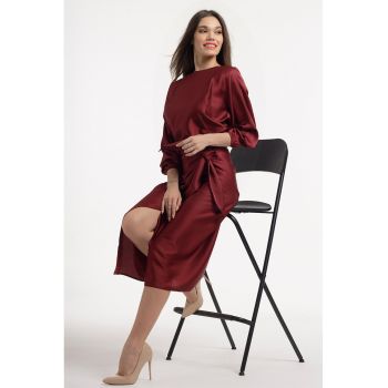 Rochie petrecuta cu slit frontal
