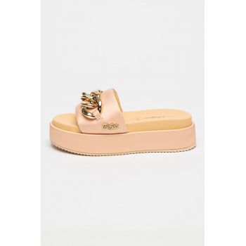 Papuci flatform cu detaliu lant