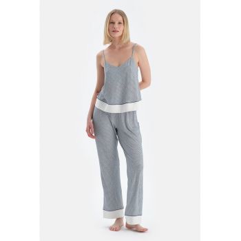 Pijama din modal si bumbac cu model