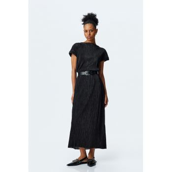 Rochie maxi cu decolteu barcuta