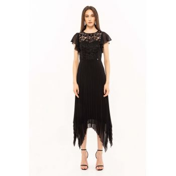 Rochie midi asimetrica cu dantela florala