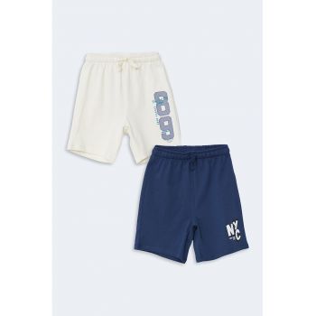 Set de pantaloni scurti cu imprimeu text si snur - 2 Piese