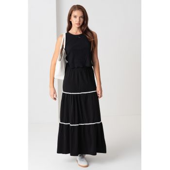 Top crop cu decolteu rotund