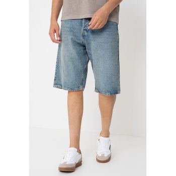 Bermude cu model cu 5 buzunare