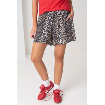 Pantaloni scurti relaxed fit cu model