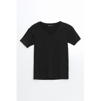 Tricou cu decolteu in V