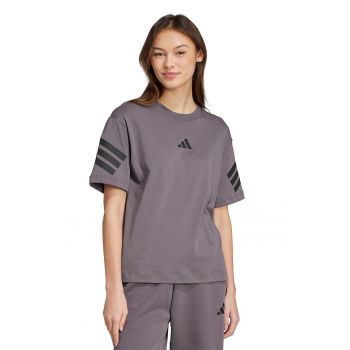 Tricou cu decolteu la baza gatului si detalii logo
