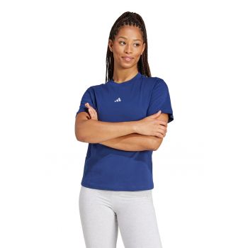 Tricou cu decolteu la baza gatului si logo discret