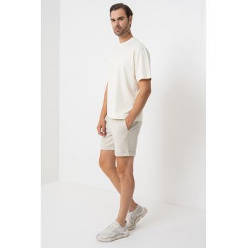 Tricou lejer cu imprimeu text