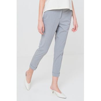Pantaloni crop cu talie medie