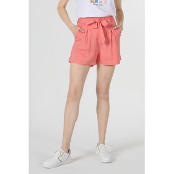 Pantaloni scurti cu cordon in talie