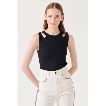 Top slim-fit cu decupaje
