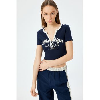 Tricou croo cu model striat si decolteu in V