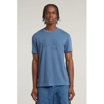 Tricou cu decolteu la baza gatului si imprimeu logo