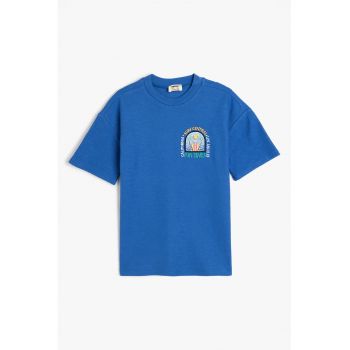 Tricou cu decolteu la baza gatului si imprimeu