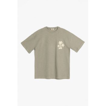 Tricou cu imprimeu grafic