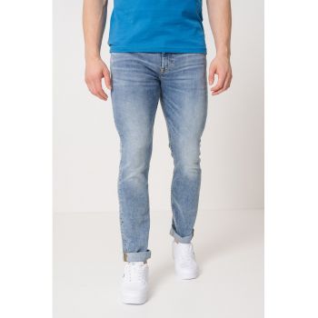 Blugi slim fit