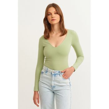 Bluza slim fit cu decolteu in V - Verde pal -