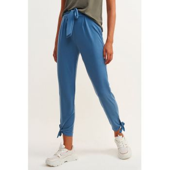 Pantaloni crop din amestec de modal cu talie inalta