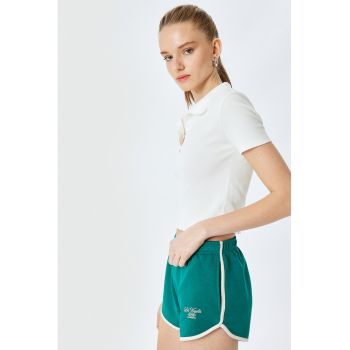 Pantaloni scurti cu benzi contrastante