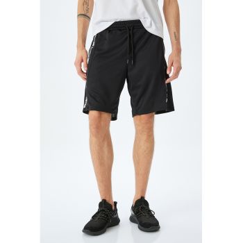 Pantaloni scurti cu snururi