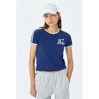 Tricou crop cu imprimeu