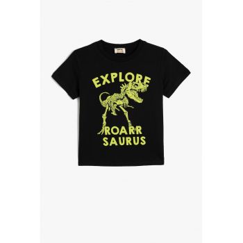 Tricou cu decolteu la baza gatului si imprimeu