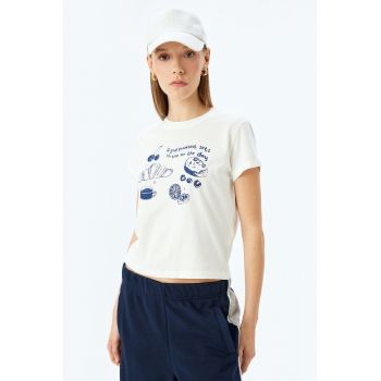 Tricou cu decolteu la baza gatului si imprimeu grafic