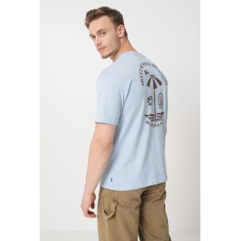 Tricou cu decolteu la baza gatului si imprimeu pe spate