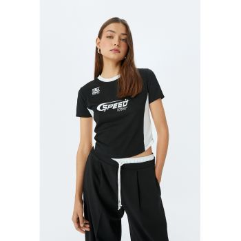 Tricou slim fit cu detalii contrastante