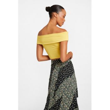 Bluza crop cu decolteu pe umeri